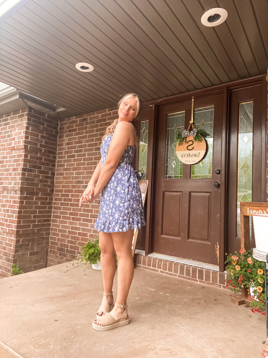 mckinleys35's tweet photo. It’s GRAD DAY! I’m so excited to take this final step of high school! https://t.co/oxvfKqdFv7
