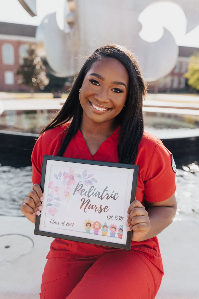 faithfllyfarrah's tweet photo. An amazing way to spend National Nurses Day, today I completed my BSN! 🥳♥️✨ #ULL22 https://t.co/MWjtZRTbSo