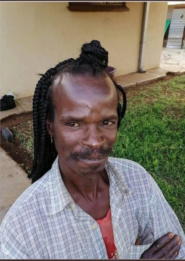 Brady_kay2's tweet photo. @Zickiie_S What the broke Somizi looks like 🤣🤣🤣🤣🤣 https://t.co/QIXLdVd5BZ