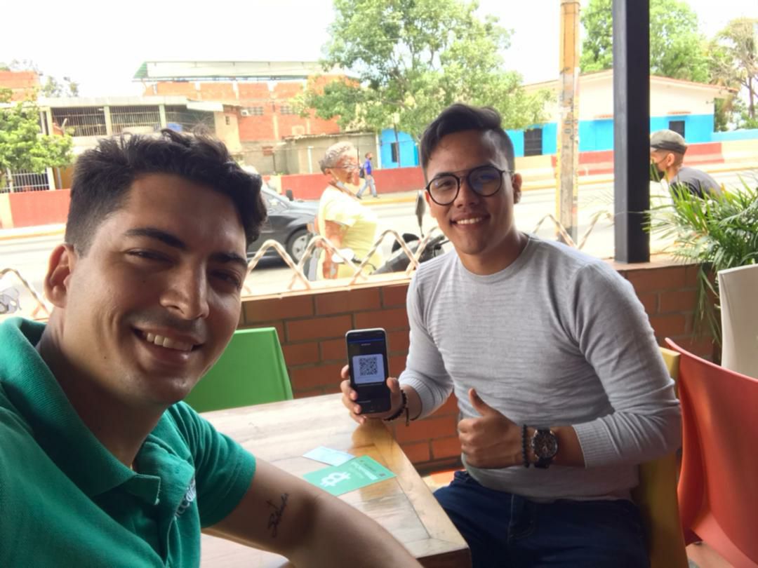 ¡Seguimos sumando más comercios!

En esta oportunidad la Heladería YUM y Respuestos León aceptan #BCH como forma de pago en #LaGuaira 

Gracias a nuestro #BitcoinAgents  <a href="/Tonykubar_/">Tony Kübar</a> por esta adopción