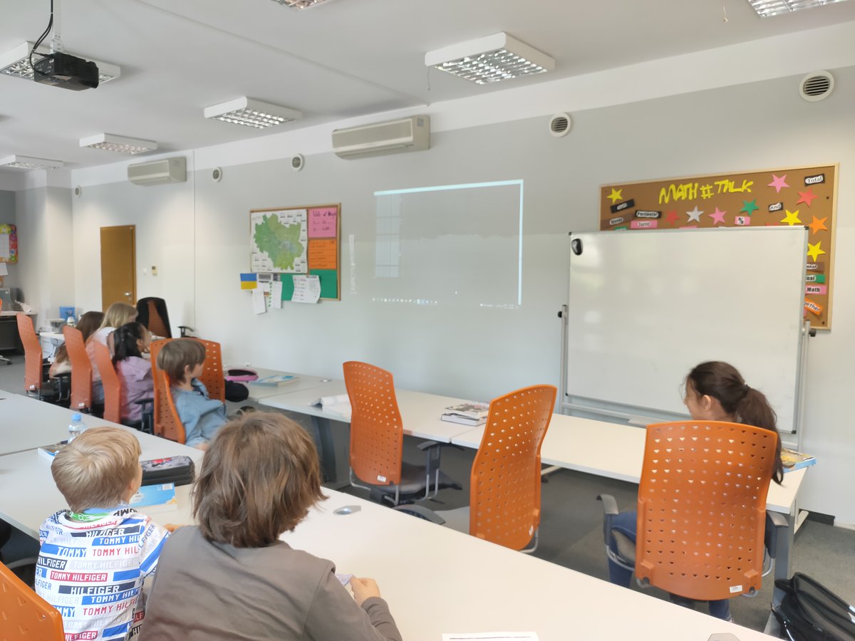 EnvyPL's tweet photo. And here is my Miscellaneous node, Can it be any better than teaching my students about @Streamr nodes during our ICT lesson in an international school with kids from all over the glob. They loved the green lines #BrubeckMainnet #StreamrNodeContest https://t.co/ZXzZqoavEQ
