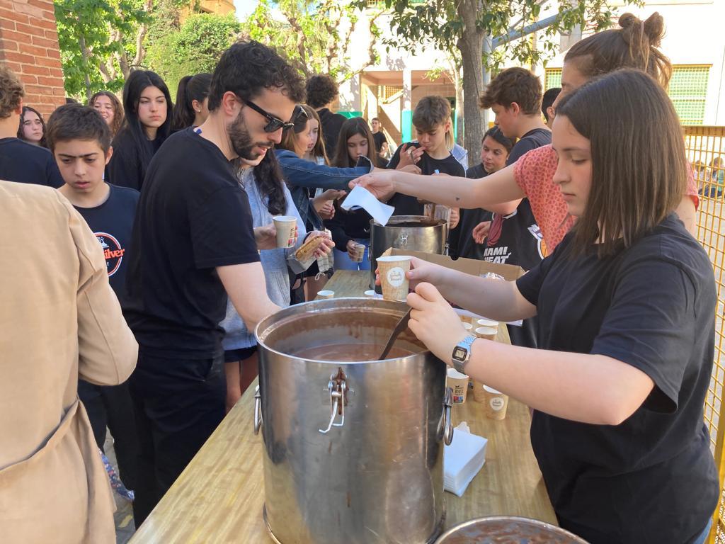 Escola Assís 🖥️🎼🎨📐 tweet media