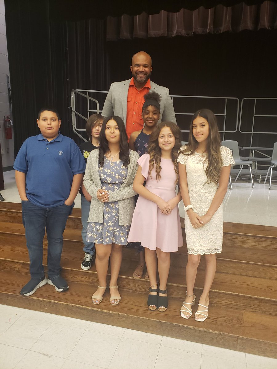 kelleynorrisPFE's tweet photo. Thank you Humble ISD board member Mr. Marques Holmes for joining us at our MBE Manners Banquet. We appreciate all you and the rest of our board do for our district!
@humbleisd_mbe
#mbeisfamily
#mbebears2020
@HumbleISD https://t.co/jYGDc8DRfJ