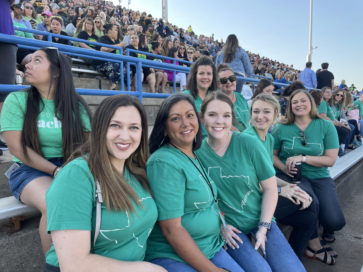 glenmorejets's tweet photo. #celebrateSAISD #differencemaker https://t.co/8i6GD32ZLN