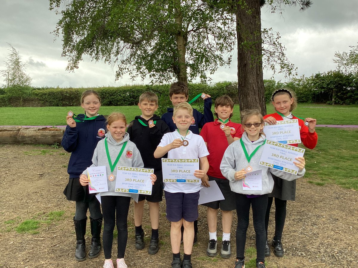 cutthorpe's tweet photo. Another lovely afternoon here at Cutthorpe PS celebrating our workers of the week and stars of the week. We also have some sporting champ’s, hockey players &amp; Small School Sports Hall Athletics finalists!  Well done everyone. Keep up the hard work #teamcutthorpe 🧑‍🎓 🏃‍♂️👏 https://t.co/oKZd9sOg2g