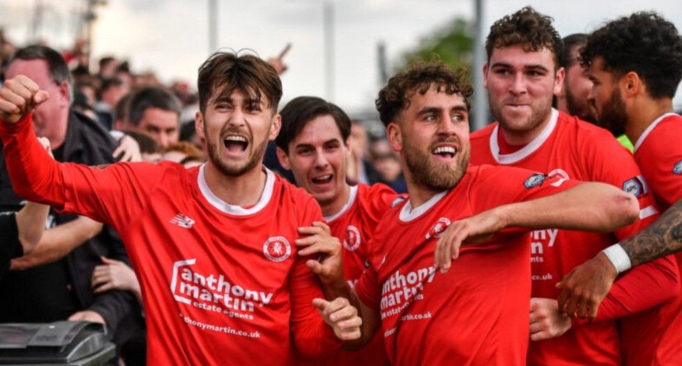 RadioWelling's tweet photo. Episode 12 of the Radio Wing's podcast is now available as we look back to an amazing bank holiday Monday game against Maidstone United https://t.co/q1EFSvJJmU https://t.co/ms8SSVLDMk