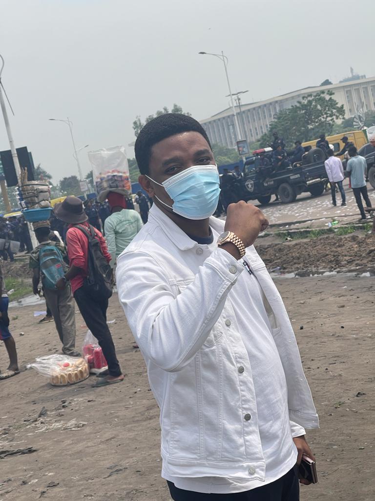 JClaverDJC's tweet photo. #Kinshasa: Nous avons répondu à l'appel du bloc patriotique de ce jour, pour exiger la dépolitisation de la CENi , notamment le consensus sur les réformes électorales.
Paul Ramazani Muluta, initiateur du #COJENA et Rapporteur de la ligue des Jeunes du PPRD. @pprdofficiel https://t.co/aFpB53Rua6