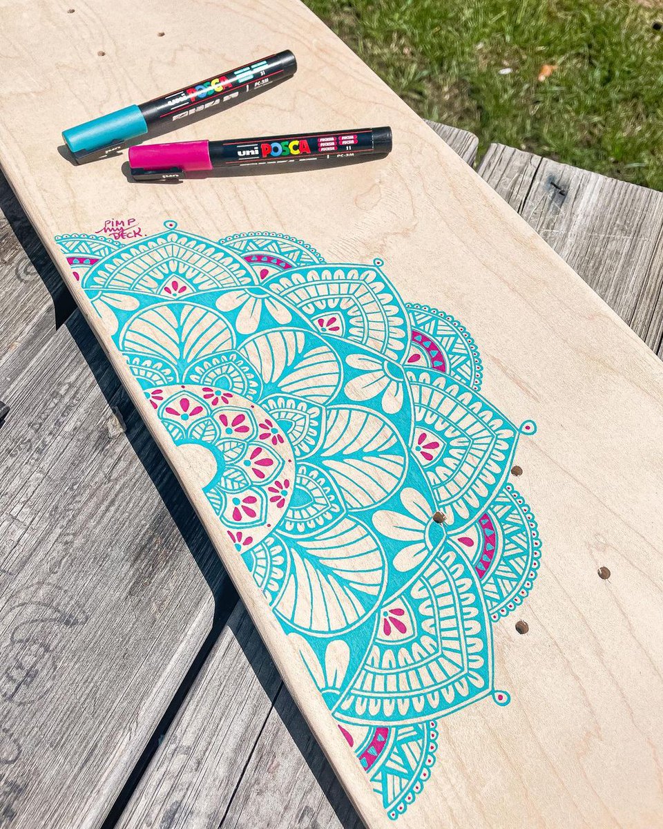 A simply majestic mandala design by @pimp_my_deck – have you used POSCA on a skateboard deck yet?

#Customdeck #Custom #CustomSkateboard #POSCAdeck #POSCAboard #Customize #POSCAFashion #Skate #Skateboarding