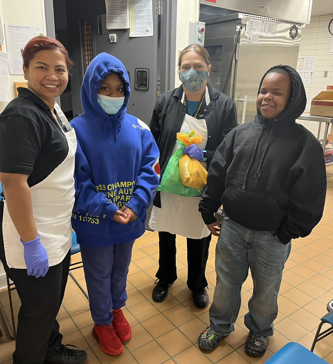 VVMfalcons's tweet photo. Happy School Lunch Hero Day to two of the best heros around! #youmatter https://t.co/V0Fenb7naN