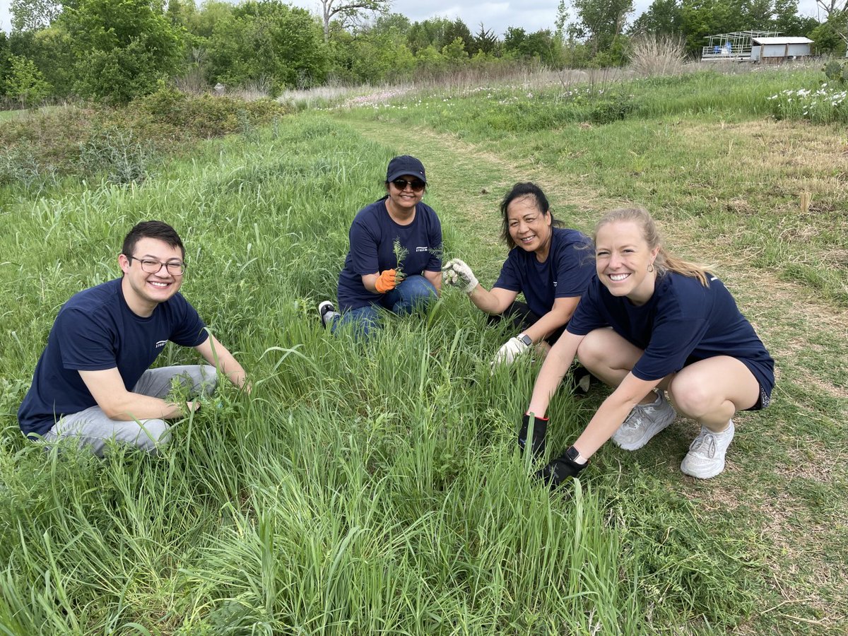 StreamRealty's tweet photo. #FlashbackFriday Not only did we announce a partnership with @catalyze on Earth Day (https://t.co/6Qj2TKktqs), but #StreamDallas celebrated by helping remove invasive plant species at the Trinity River Audubon Center and #StreamWashingtonDC dressed for success in Earth colors. https://t.co/BK9F68Kapj
