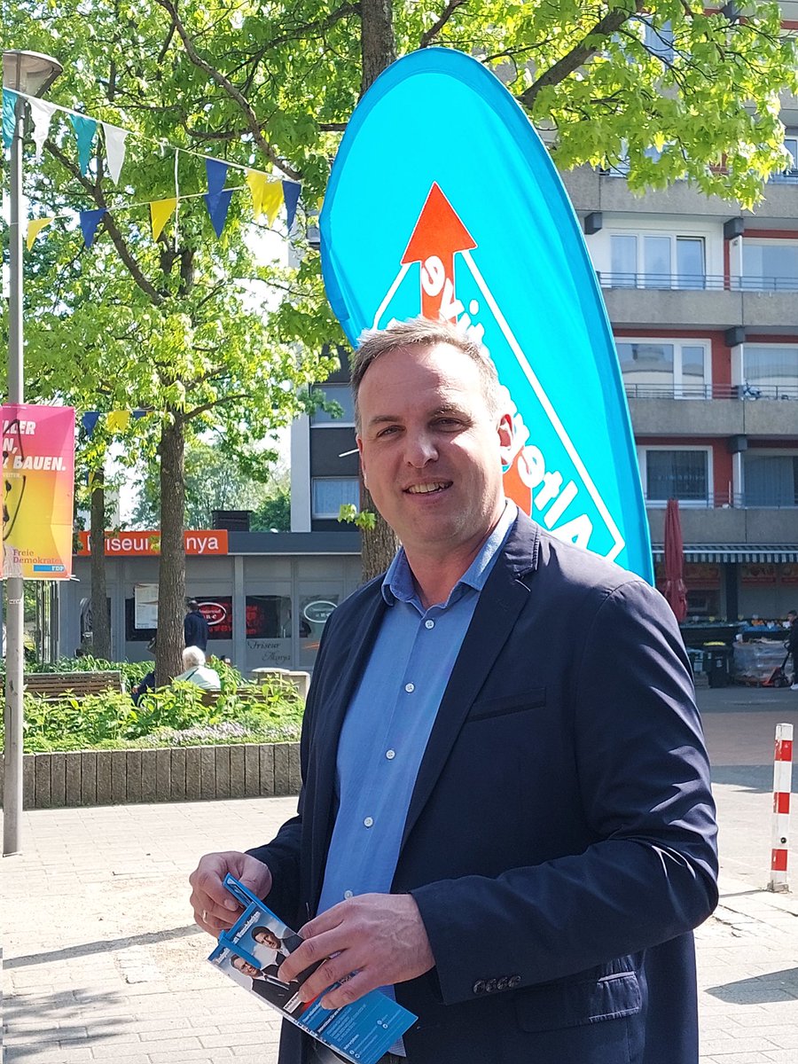 ElmarSalinger's tweet photo. Heute geht es weiter im Düsseldorfer Süden mit #AfD Infoständen in #Garath und #Urdenbach. Bis zur #NRW Landtagswahl am 15. Mai geben wir nochmal alles! #afdwersonst #ltwnrw22 https://t.co/5CADpXjc7E