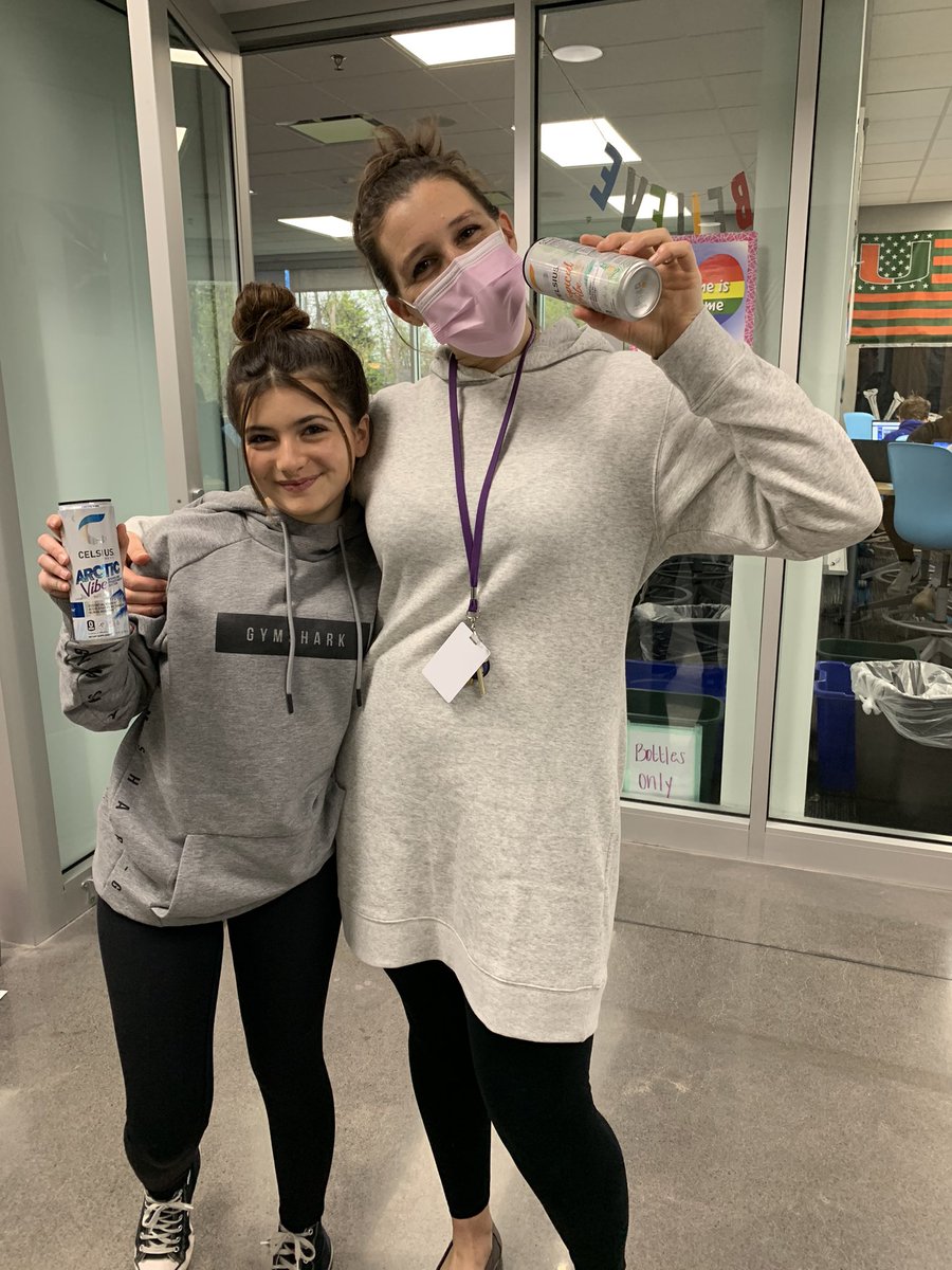 MrsHiggsHMS's tweet photo. Dress like a teacher day! She has my messy bun done like a pro! 

#hmsraiderpride #funfriday #teachertwinday https://t.co/1RUe72M91q
