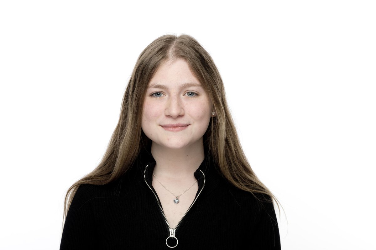 Fralo58's tweet photo. Wir haben wieder ein neues #Interview auf unserer Seite
„Ich wollte austesten, wie weit ich gehen kann, ohne dass mir jemand die Hand hält.“  
Mara Louisa Peppmüller, 21, aus #Mülheim an der Ruhr
#gesichterruhr #ruhrgebiet #porträt  
https://t.co/PXa0wHxTjl https://t.co/wTKUffllhD