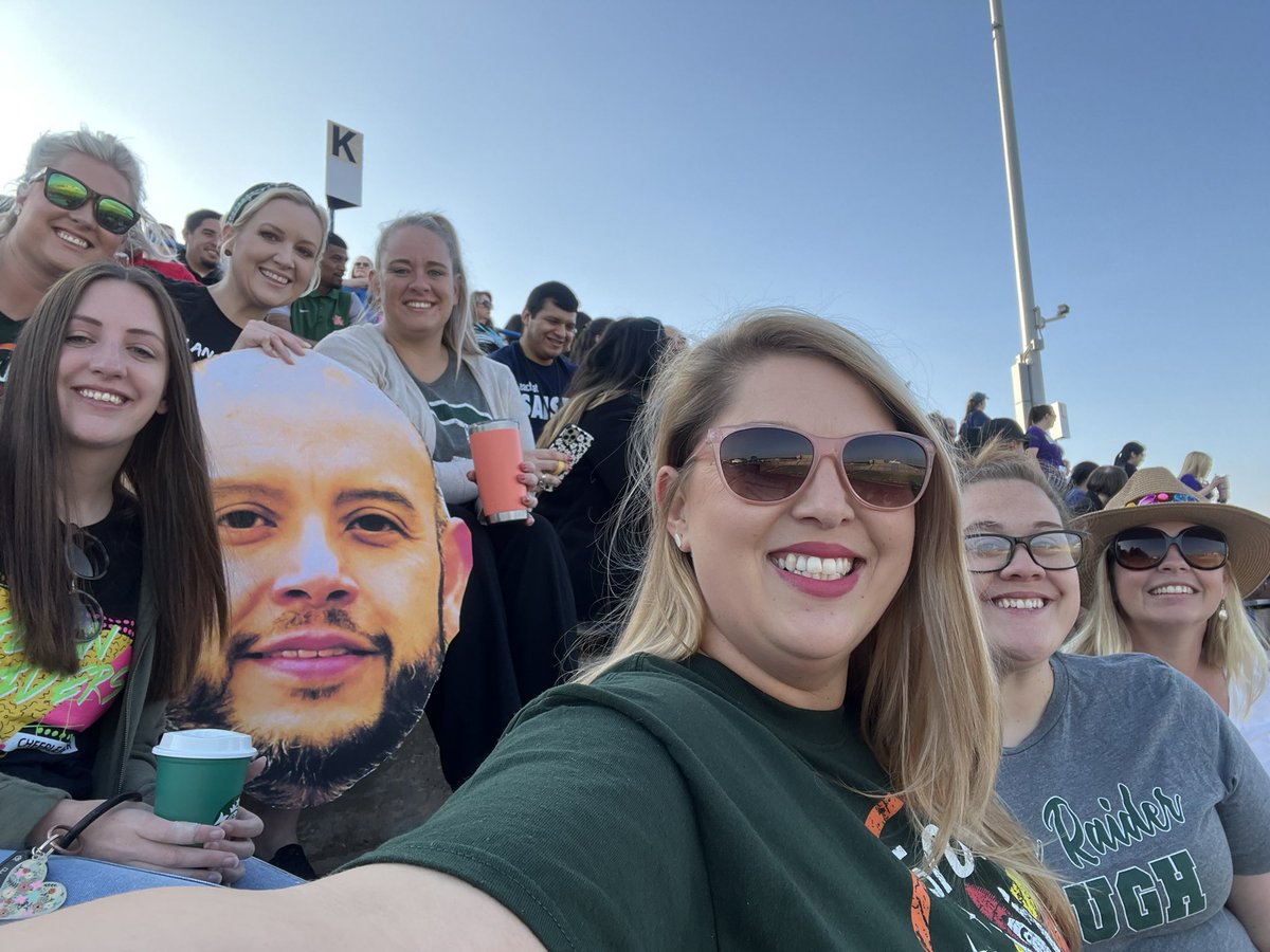 #celebrateSAISD  #differencemaker <a href="/iamMissWiggin/">Katie Wiggin</a> <a href="/Coach_ORod/">Oscar J. Rodríguez</a>