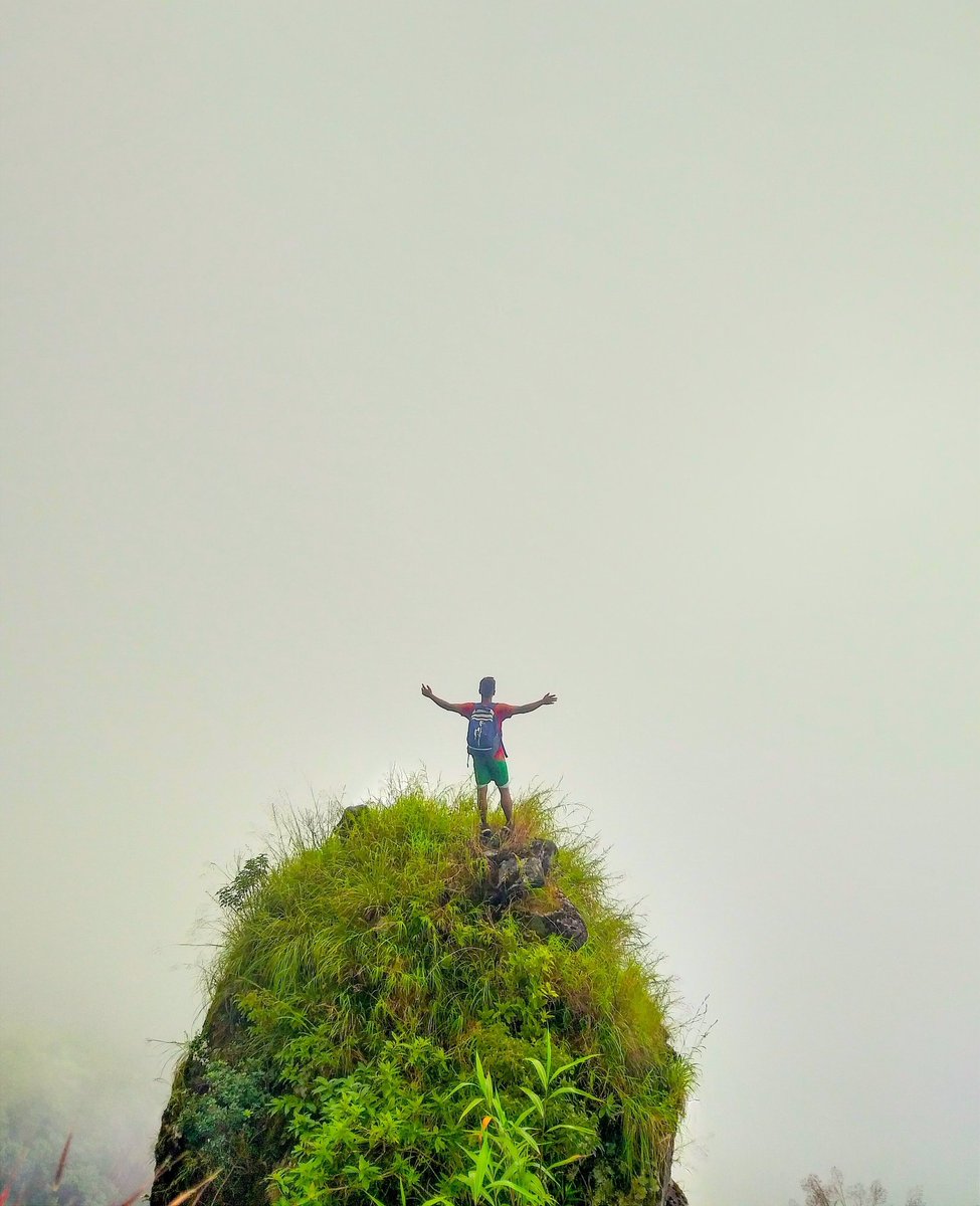 GTFmeghalaya's tweet photo. In the heart of📍Laitlum's natural wonder. Truly The Abode Of Clouds🌧️💚

🌦🌿#Meghalaya #NortheastIndia #TheAbodeOfClouds #ScotlandOfTheEast #IncredibleNaturalBeauty #CheckInToNature #ExperienceMeghalaya 
#environment

📷 @misonwell_rangtong

#TheCopyrightAct1957 https://t.co/yBsifIWhNt