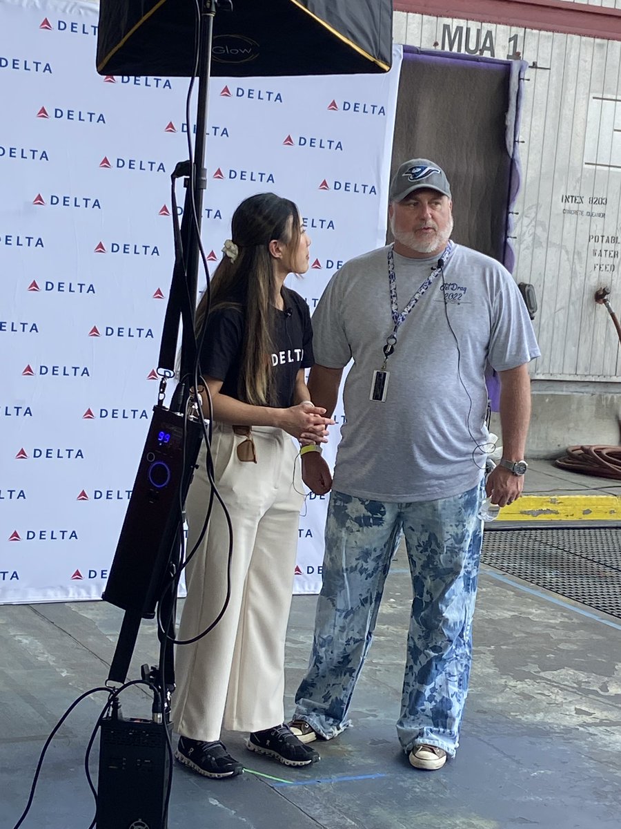 RScarCo's tweet photo. This year's @Delta #jetdrag hit close to home for me. Our Delta @DeltaTechOps team #PullingforLisa showed up and pulled our hearts out.

Her name is on the shirt, but this event was not just for Lisa. We pull all those facing cancer.

Stand Up. Show Up. And never Give Up. https://t.co/a16Czzbx6P