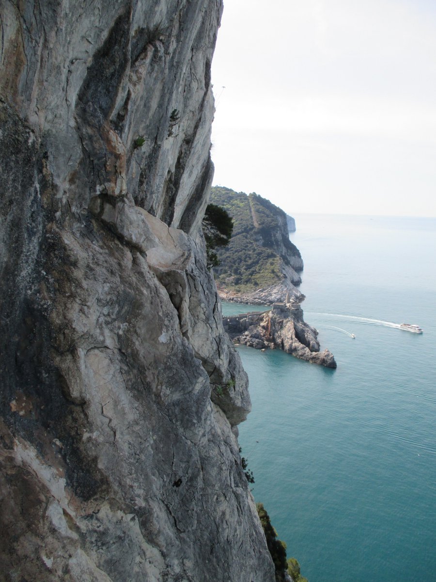 ClimbAndSail's tweet photo. for how many times you go there you are always enchanted by its beauty - Muzzerone
#portovenere #cinqueterre #5terre #climb #climbing #muzzerone https://t.co/KmaFtq2gTt