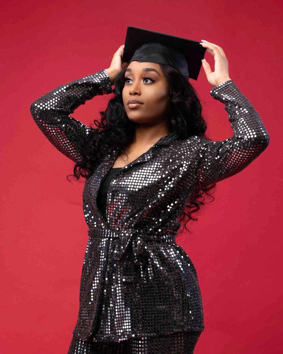BonitaBangsz's tweet photo. Today is the day! I remember looking forward to this day,now it’s finally here. I will finally be a Speech-language Pathologist 🤍 I want to thank everyone who supported me through this journey,but most importantly I want to thank God!So excited for this next chapter! #MasteredIt https://t.co/A9JAagGTbo