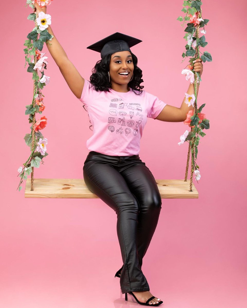 BonitaBangsz's tweet photo. Today is the day! I remember looking forward to this day,now it’s finally here. I will finally be a Speech-language Pathologist 🤍 I want to thank everyone who supported me through this journey,but most importantly I want to thank God!So excited for this next chapter! #MasteredIt https://t.co/A9JAagGTbo