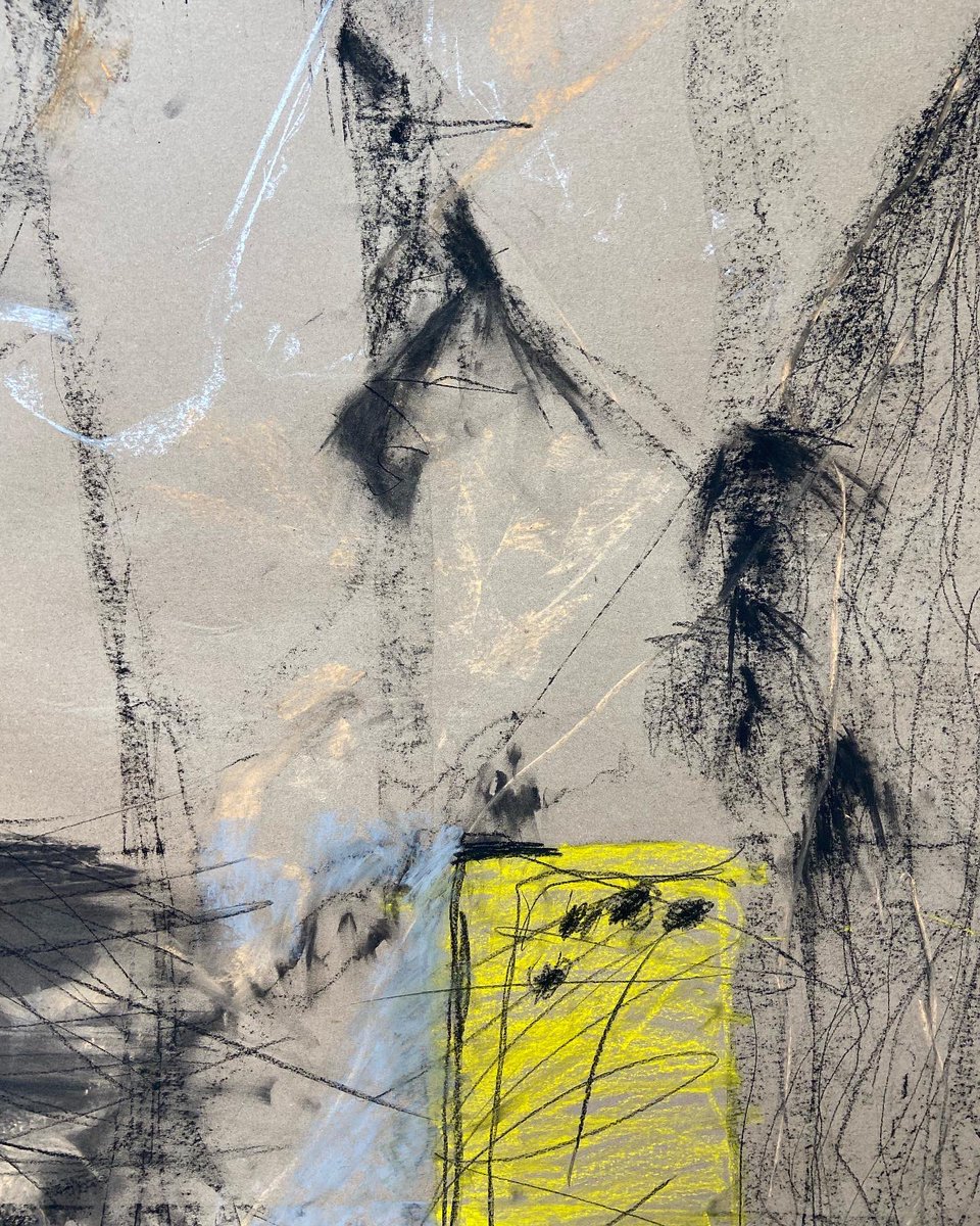 paulnwakelam's tweet photo. y e l l o w ! !
extracts from this morning’s large scale drawing workshop at @GeneralOffice12
thanks as always @sarahmgoudie for the inspiration + motivation
#largescaledrawing
#drawingworkshop
#mixedmedia
#abstractart
#worksonpaper https://t.co/WQuGiotVLn