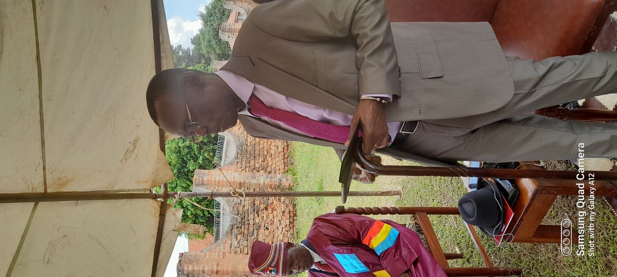 Tekwaro Lango Paramount Chief (Won Nyaci) Eng Dr Michael Moses Odongo Okune speaks to clan chiefs(owitong) during a cabinet meeting in Lira City where pertinent issues were discussed.