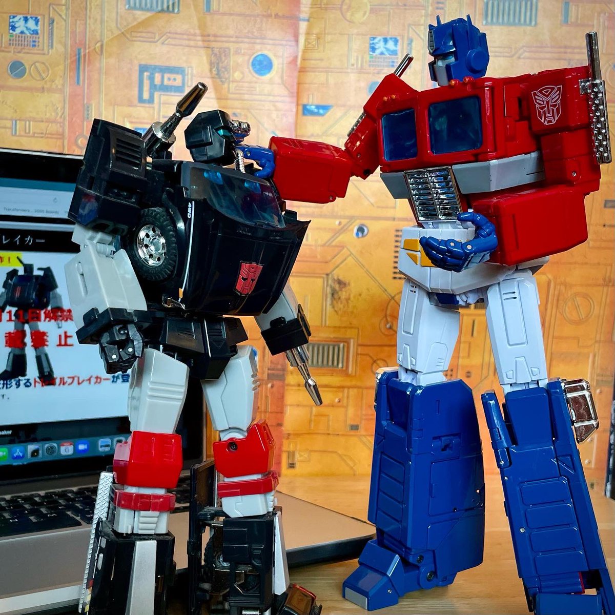 StryderWolfe's tweet photo. “So. There’s been some news…”
MMC Terraegis has had a good run but seems he’s getting retired soon in favour of MP-56 Trailbreaker! 😍🥰
#Transformers #toys #Trailbreaker #Autobots #OptimusPrime #mp56 #Takaratomy #Masterpiece #news #Newrelease #80scartoons #MoreMasterpiece https://t.co/vRv34hKQY1