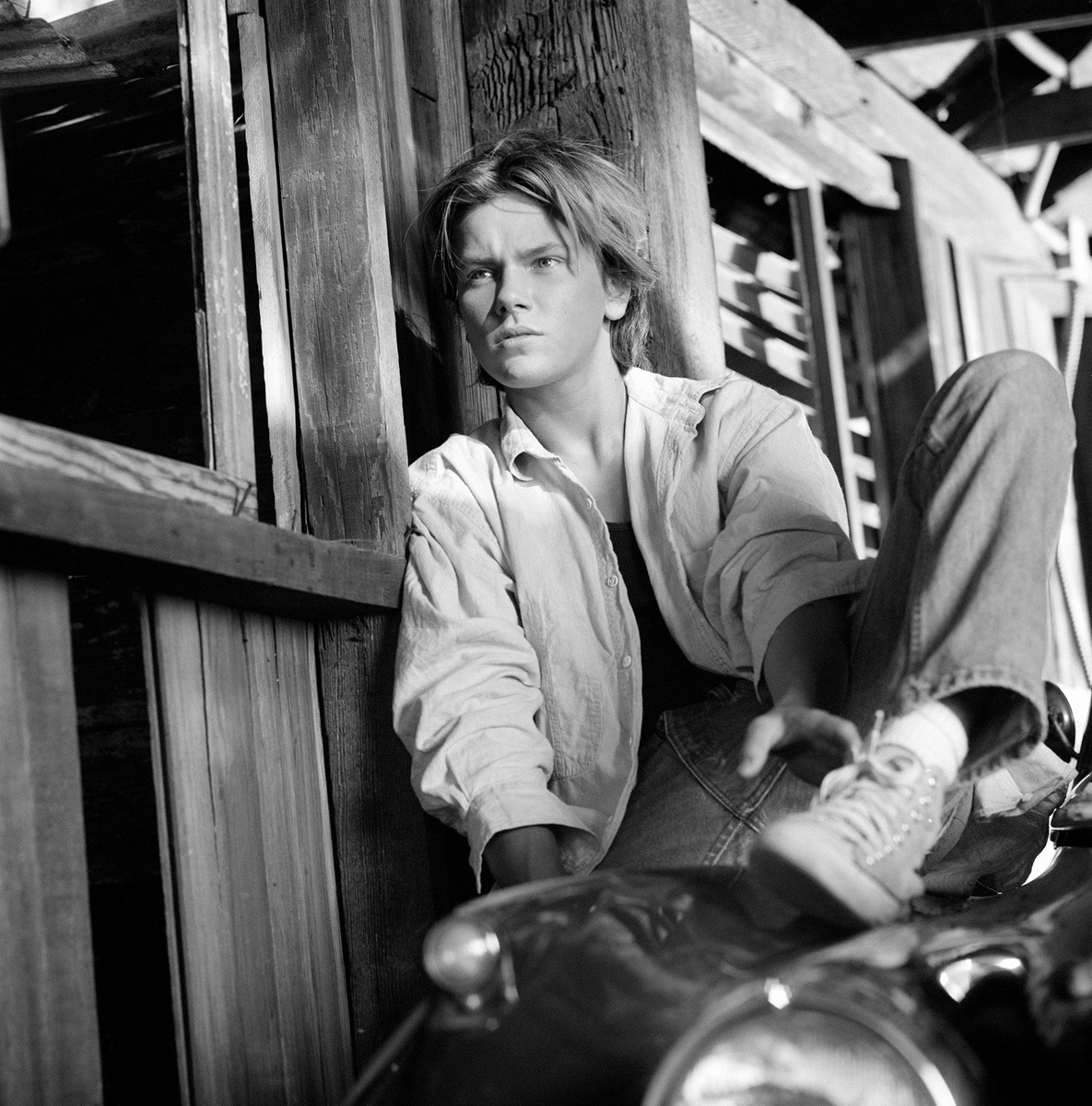 phoenixsgallery's tweet photo. River Phoenix photographed by Heidi Gibbs in 1987 https://t.co/v9IuWw37cb