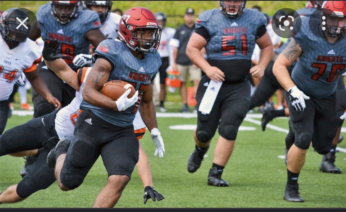 EricLattimore6's tweet photo. Greatful and excited to receive my first offer to play at the next level!@CoachSWalters @GoKnightsFB https://t.co/4OqstzRCs4