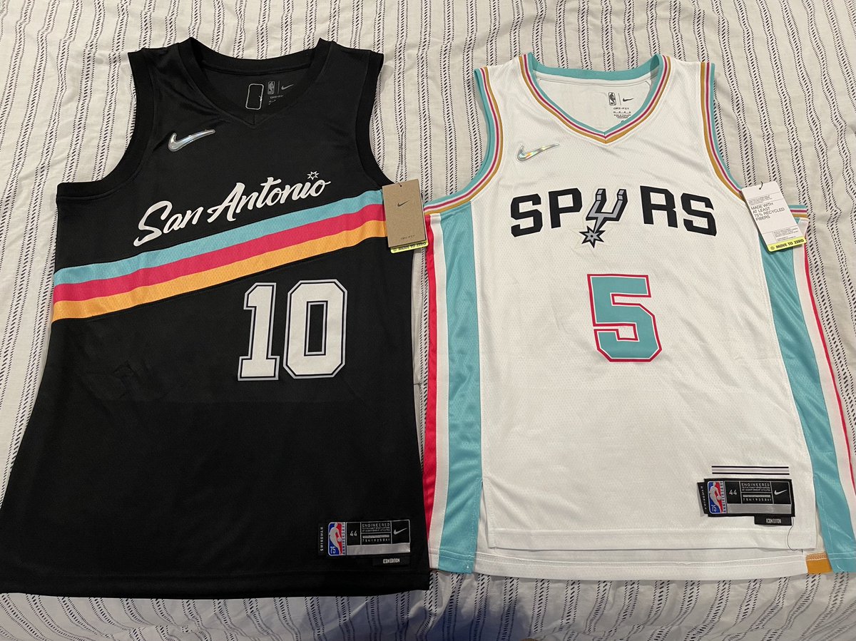 New threads!!!! Thanks ⁦<a href="/JerseyFrosts/">Jersey Frosts</a>⁩ these thangs 🔥🔥 #GoSpursGo #PorVida