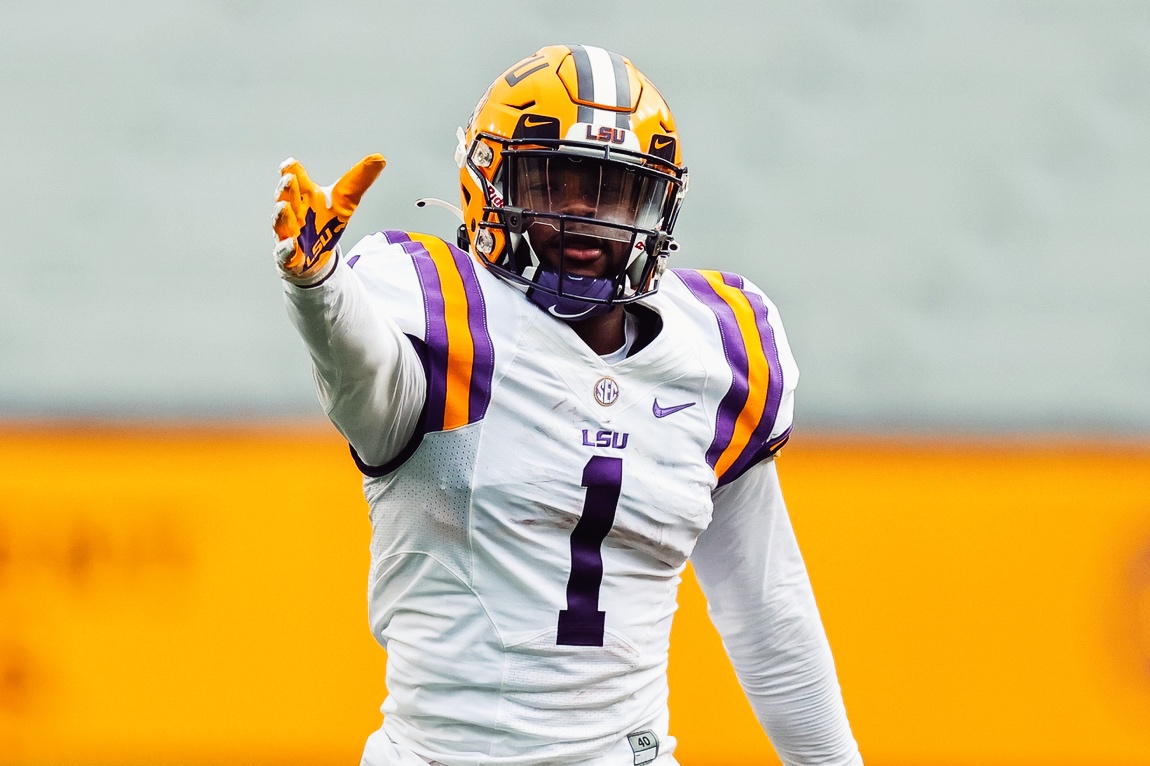 PFF_College's tweet photo. Highest passer rating generated when targeted in a season for an LSU pass catcher

🐯 Justin Jefferson (’19): 147.9
🐯 Kayshon Boutte (’21): 145.3
🐯 Ja’Marr Chase (’19): 141.3 https://t.co/vWBeDCiqjG