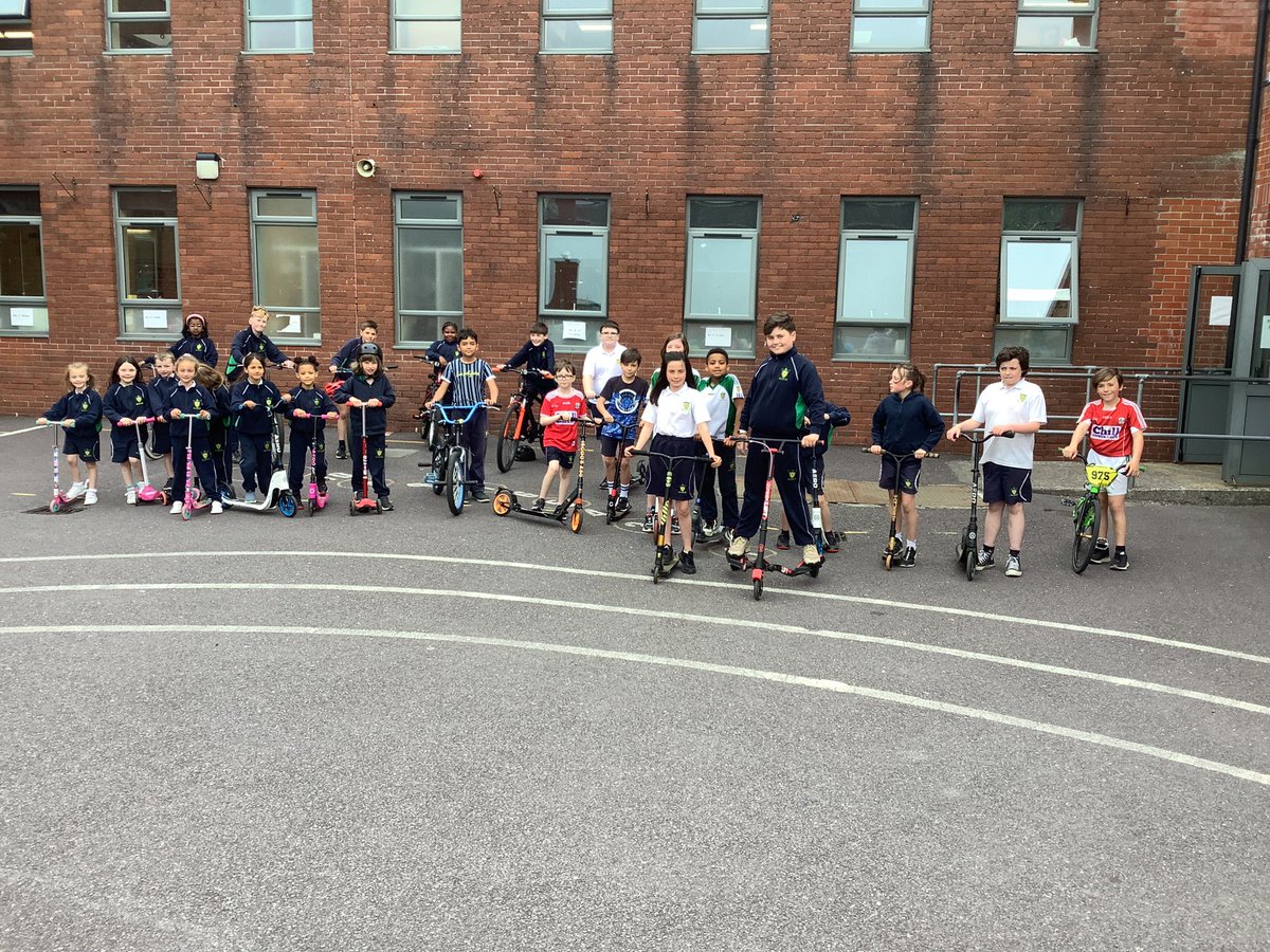 BunscoilC's tweet photo. Our @ActiveFlag #ASF22 active scooters & bikers @SRTS_Ire https://t.co/eHPT6QoO4q