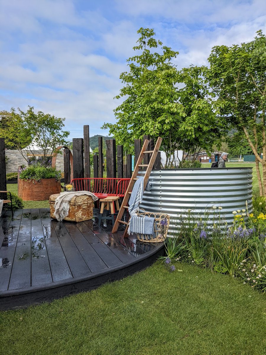 Its the RHS Malvern Spring Show this weekend. We've loved it this year. 

Who else is going? #RHSMalvern
