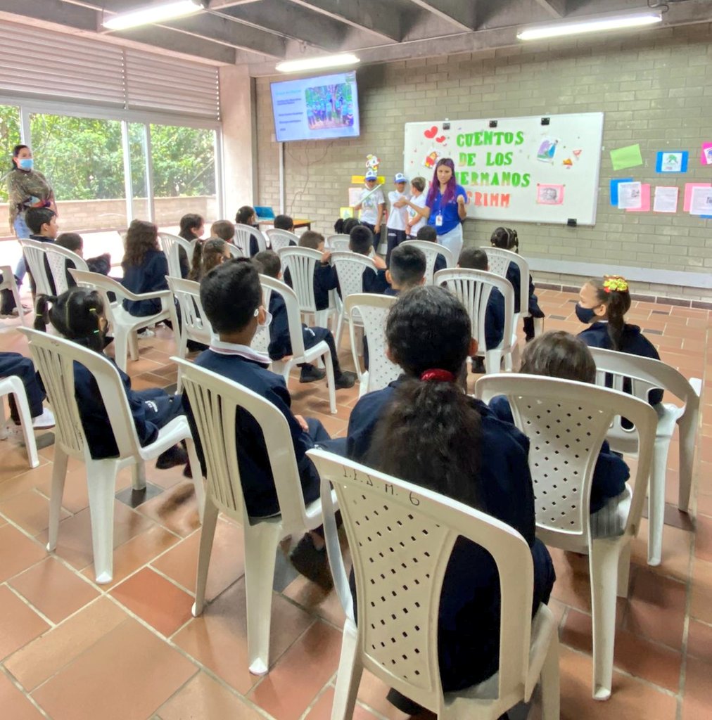 AlcRionegro's tweet photo. 📖 Con pedagogía, fomentamos en los niños y niñas del municipio el amor y el cuidado por nuestro territorio 🌎
Con la Secretaría de Hábitat, a través de la Subsecretaría Ambiental, realizamos la jornada ambiental en la IE Josefina Muñoz González, sede principal 👍 https://t.co/exD4utKm4Z