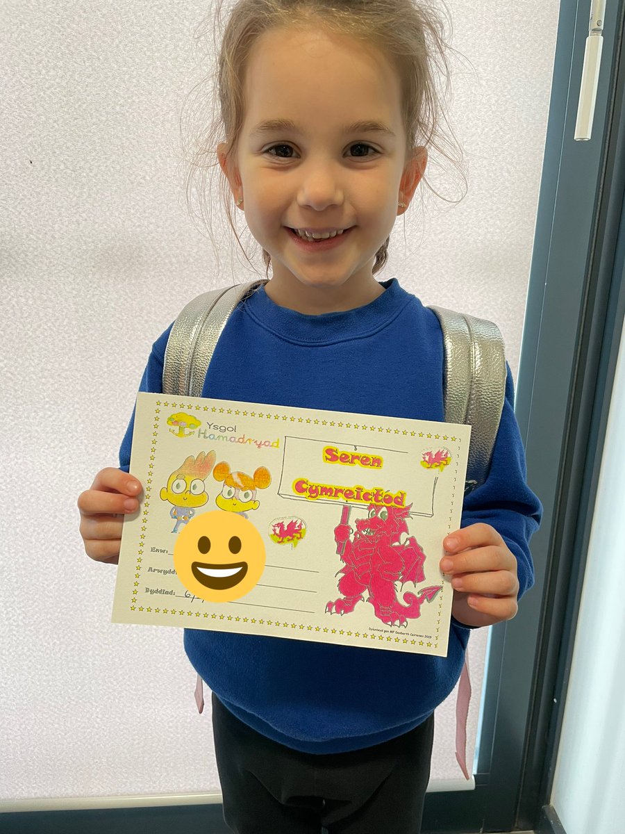 Llongyfarchiadau enfawr i Seren Cymreictod yr wythnos hon! ✨🏴󠁧󠁢󠁷󠁬󠁳󠁿 Ymdrech fawr i siarad a sgwrsio  yn  y Gymraeg gyda’i ffrindiau <a href="/YsgolHamadryad/">Ysgol Hamadryad 🏴󠁧󠁢󠁷󠁬󠁳󠁿</a> <a href="/CCHamadryad/">🏴󠁧󠁢󠁷󠁬󠁳󠁿Comisiynwyr Cymraeg Hamadryad</a>