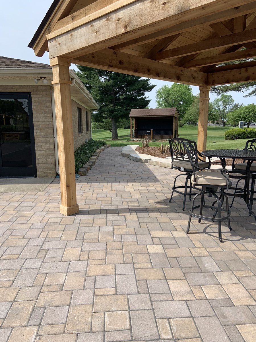 FCCGOLFCOURSE's tweet photo. 1 and 10 tee Hardscape project complete! https://t.co/BTyILgLJBC