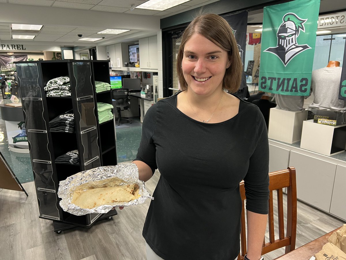 SCCCLiberalKS's tweet photo. De-stress week concludes with breakfast burritos @scccbookstore! Come on down! #scccsaints #gosaints #destressweek https://t.co/e388UqCuhM