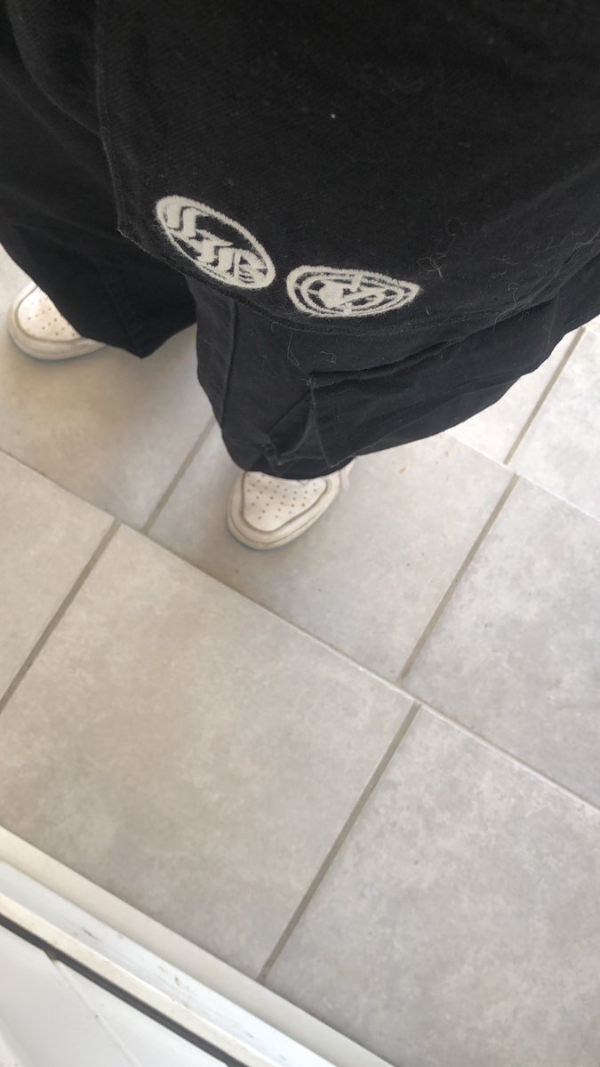 daxic8's tweet photo. neue pants https://t.co/ewb7kPCZ7g