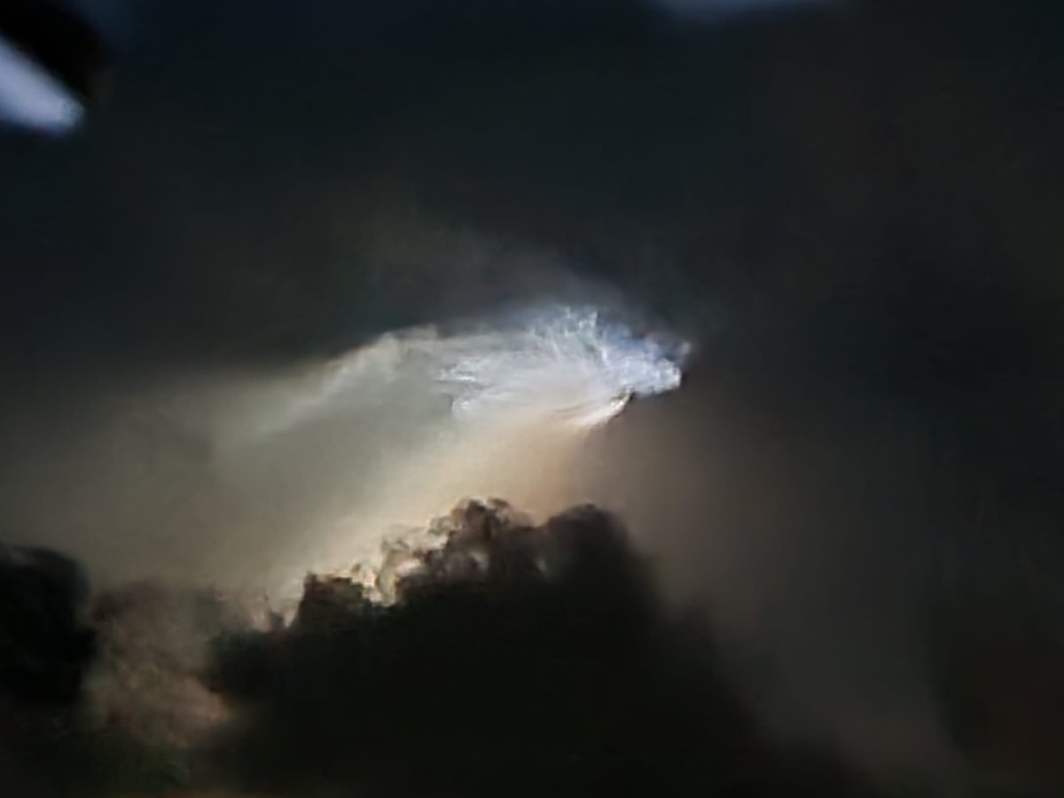 toadfish63's tweet photo. SpaceX Beauty over Indian Lake, OH around 6 AM #spacex #Ohio Thanks for the show #ElonMusk https://t.co/J6y99Fj1iT