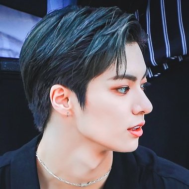 _YOUNGBINNIE's tweet photo. angel🤍                           devil🖤 https://t.co/BlfvXNnXkF