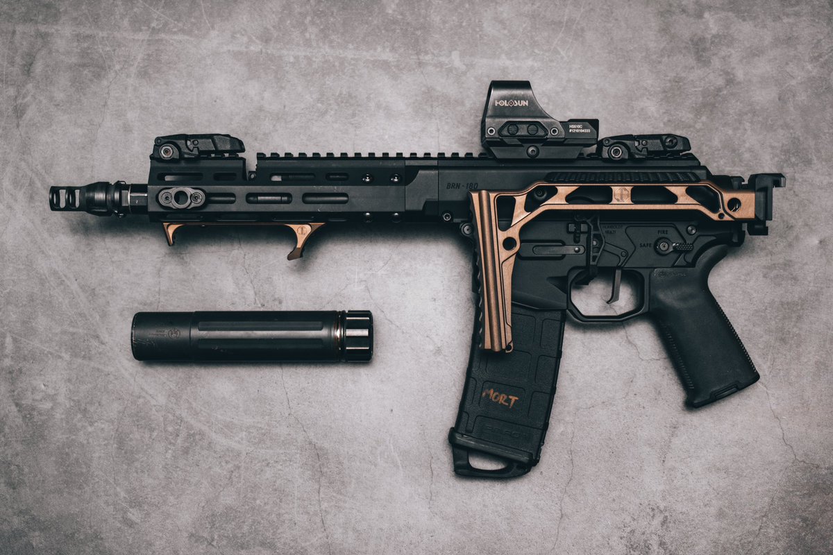 JMacCustoms's tweet photo. #FolderFriday 💪
Ft: 2C-KM + TAN-HRD-EXT + 1913-FM + TAN-SS8R + CRIM.25
📸 @milesmortensen
#jmac #jmaccustoms #tanodize #boujietan https://t.co/g0r2GFRPF7