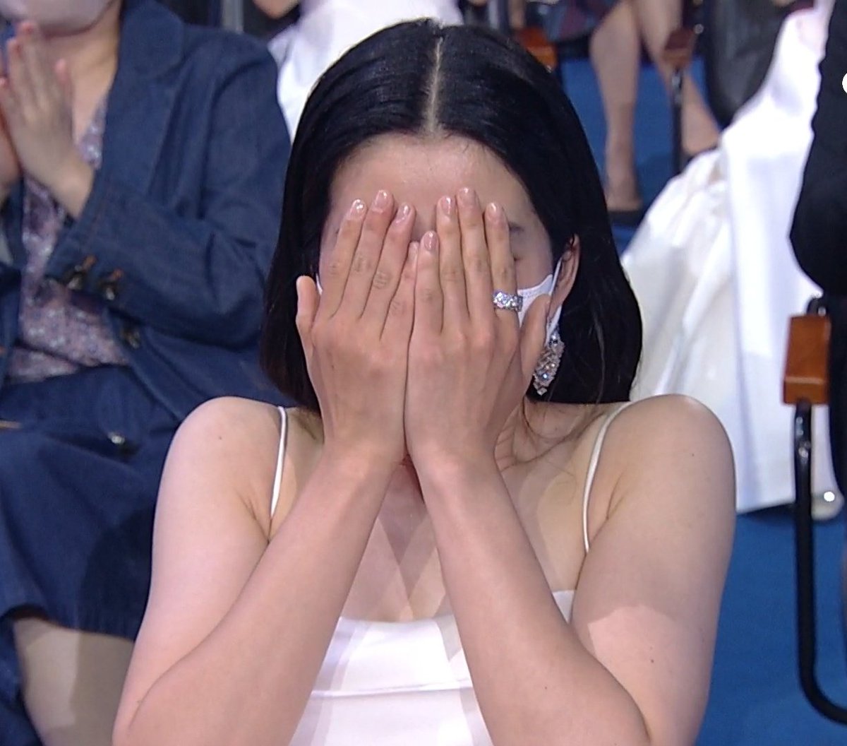 daemin0104's tweet photo. Kim Tae Ri Mejor actriz del año en los Baeksang 😭❤

#BaeksangArtsAwards2022 #TwentyFiveTwentyOne #KimTaeRi https://t.co/pyBK4HGGDS