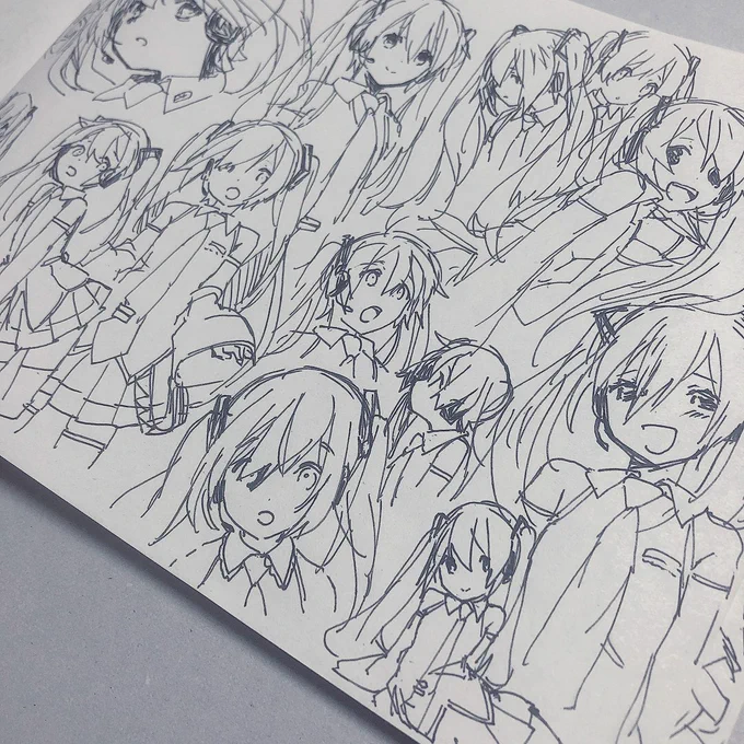 ペンのインク切れるまでひたすらミクさん描きまくったやつ出てきた 