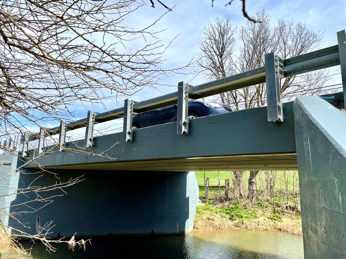 BridgingKY's tweet photo. BRIDGE REPAIR✅
Spalling, exposed steel and cracking meant this Fleming County bridge needed an upgrade. The project involved a new superstructure with beams, deck, and railing and repairs to the abutment. 

Check out the before and after of this KY 111 bridge over Allison Creek. https://t.co/iVVk6d5wDZ