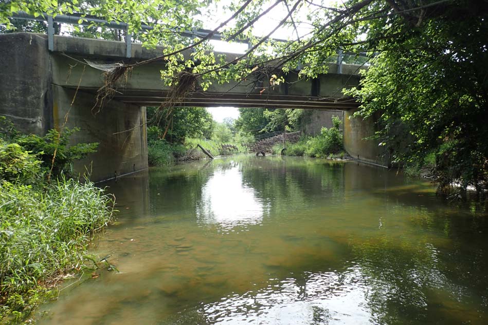 BridgingKY's tweet photo. BRIDGE REPAIR✅
Spalling, exposed steel and cracking meant this Fleming County bridge needed an upgrade. The project involved a new superstructure with beams, deck, and railing and repairs to the abutment. 

Check out the before and after of this KY 111 bridge over Allison Creek. https://t.co/iVVk6d5wDZ