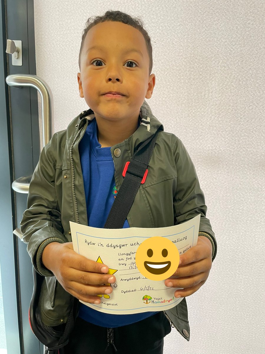 Llongyfarchiadau am ennill tystysgrif Urien Uchelgeisiol yr wythnos hon am waith ysgrifennu arbennig ❤️❤️⭐️ <a href="/YsgolHamadryad/">Ysgol Hamadryad 🏴󠁧󠁢󠁷󠁬󠁳󠁿</a>