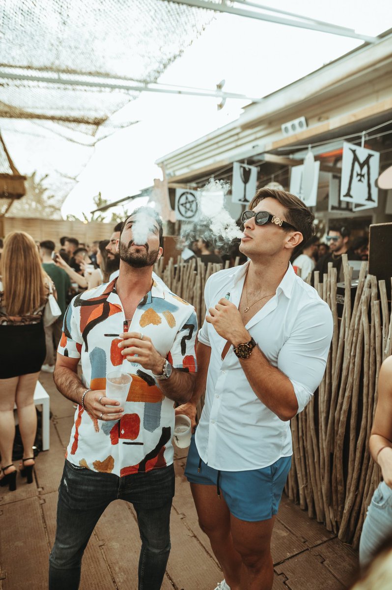 Diamond_Mist's tweet photo. What flavour are you taking with you to the party?🥳 Comment down below 👇🏽 
#switch2mist #diamondmist #explore https://t.co/BzILZHfWK1