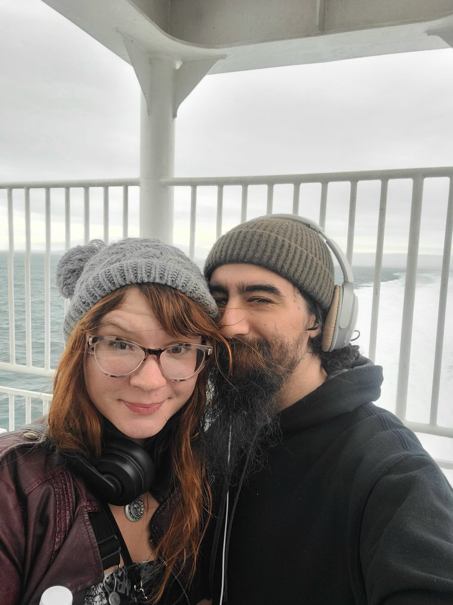 A thousand thanks to everyone who helped out with the show at The Underground in Bradford, UK last night, and to everyone who showed up to party down!! We just got off the ferry in DUBLIN!! Days N Daze is gonna be gettin' rowdy at THE GRAND SOCIAL tonight if ya wanna kick it!! &lt;3