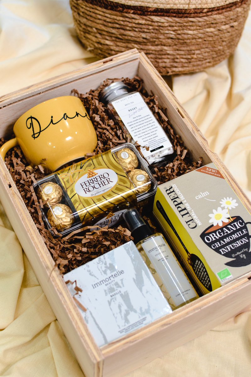 byshaniapeters's tweet photo. Win a gift box for yourself (if you’re a mom 👀) or for your mom!

All you have to do is like and retweet this tweet- that’s it!

Giveaway closes TODAY at 3pm and delivery will be done tomorrow, Saturday 7th May.

Good luck! 😘 https://t.co/zR9eqIQ3H2
