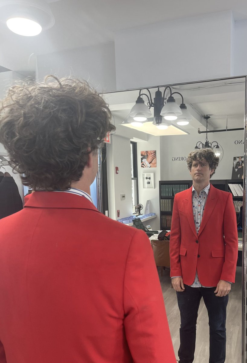 AzizSilvano's tweet photo. Fashion is an art. You express who you are through what you are wearing.
@silvanonewyork #bespoke #custommade #handmade #suit #tuxedo #jacket #shirt #pant #style #luxury #madeinNapoli https://t.co/JhqlX89Zbv