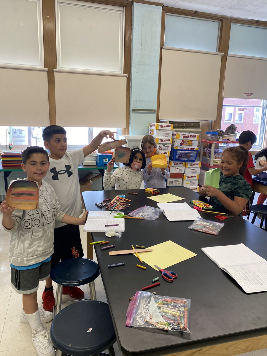 MissSager_'s tweet photo. 2D loved STEM this week, they made some amazing crayon trays (and hats LOL) 🖍@polk_street https://t.co/bN8h3BEb0N